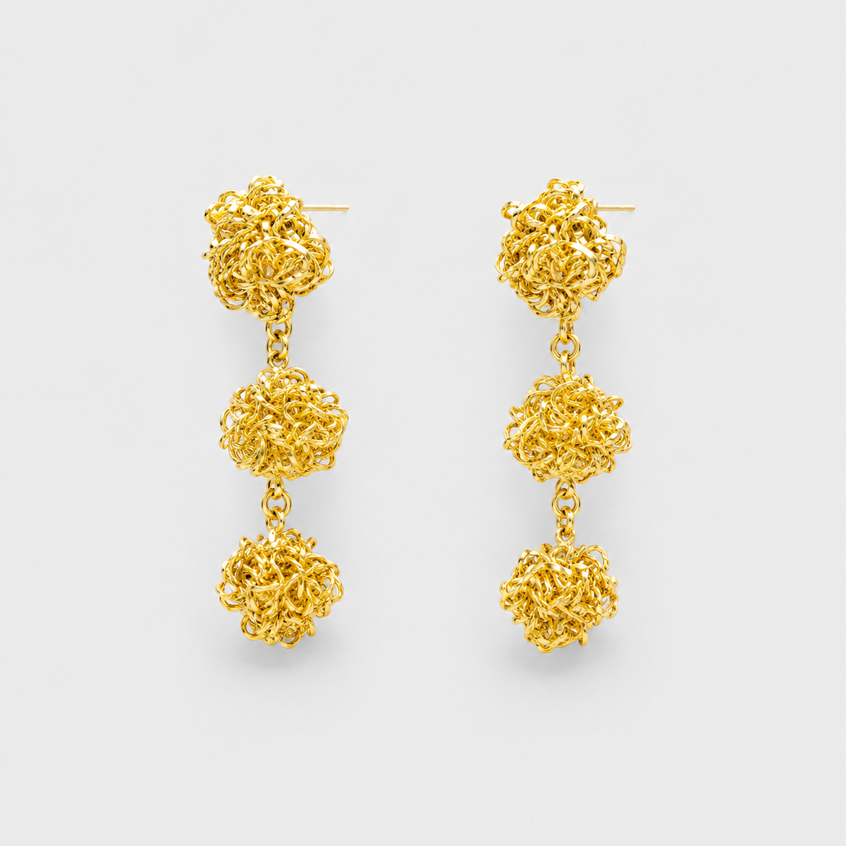 Aretes 3 nudos dorado