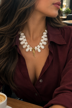 Collar vuelo ave blanco