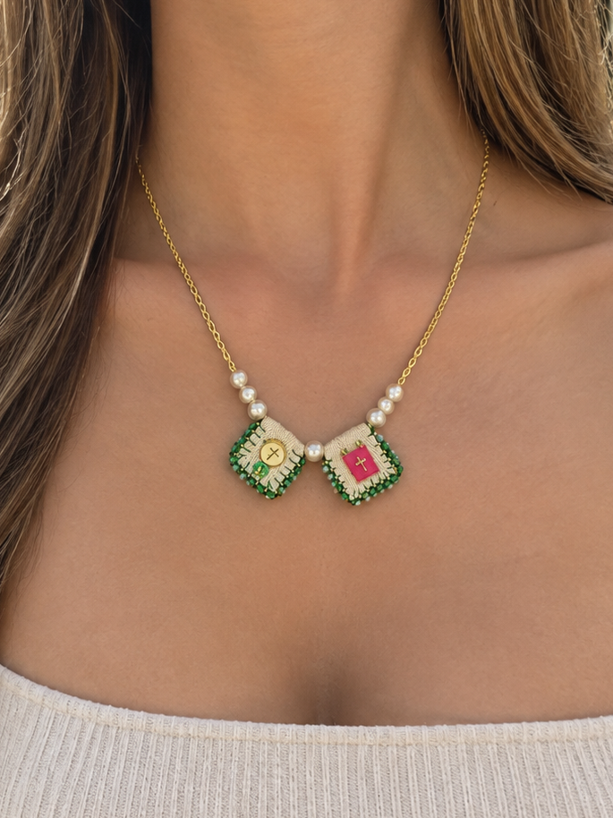 Collar + topos escencia verde