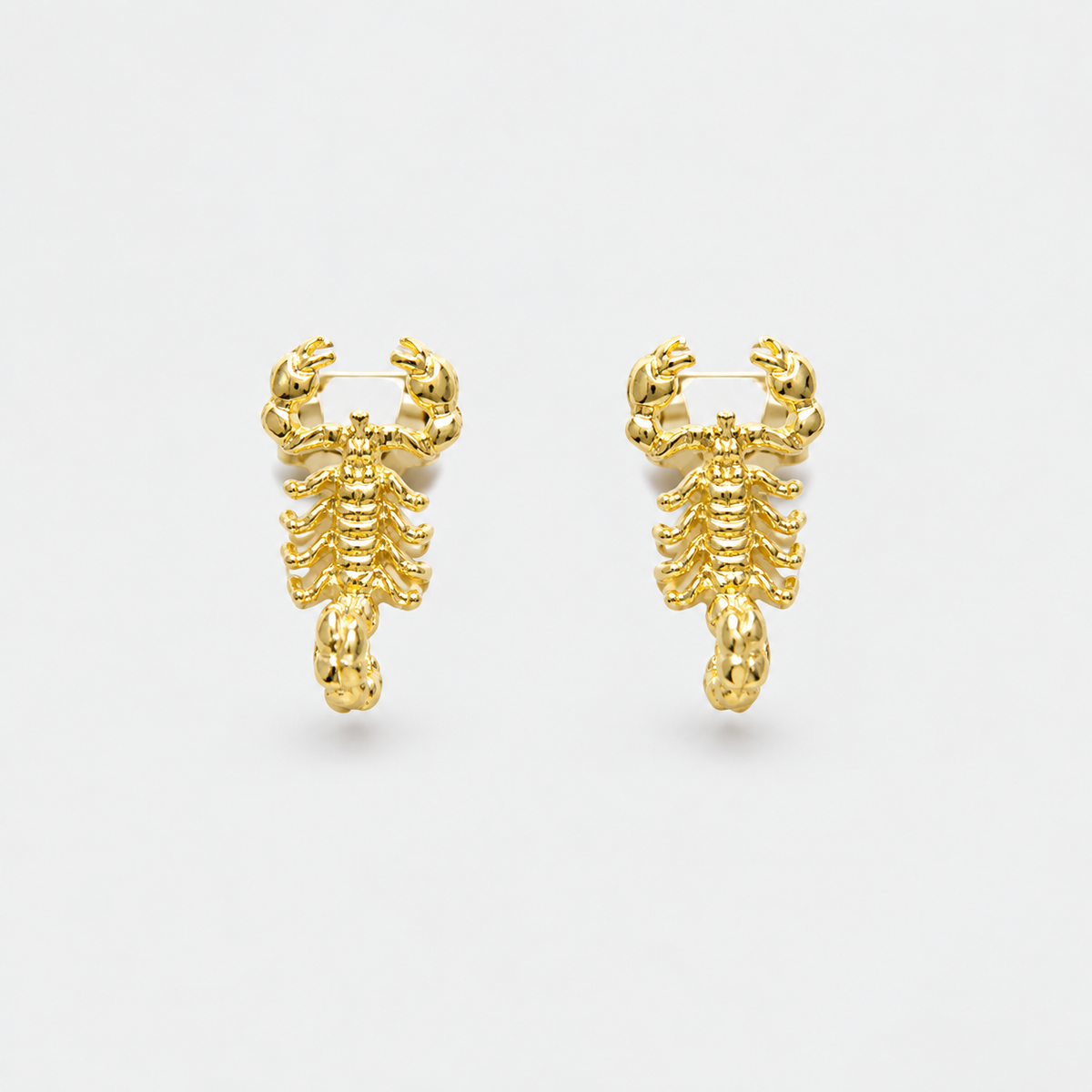 Aretes alacran dorado