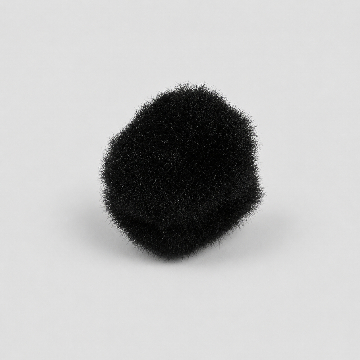 Polvo De Hadas Pompón Negro